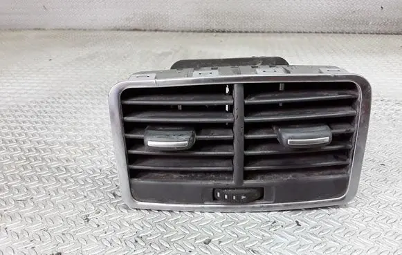 Audi A6 S6 C6 4F Rear air vent grill 4F0819203