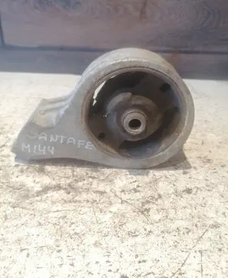 Hyundai Santa Fe Engine mount bracket