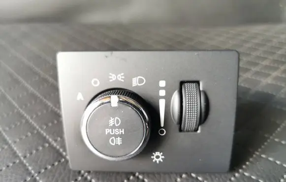Jeep Grand Cherokee Light switch P68258719AB 12624
