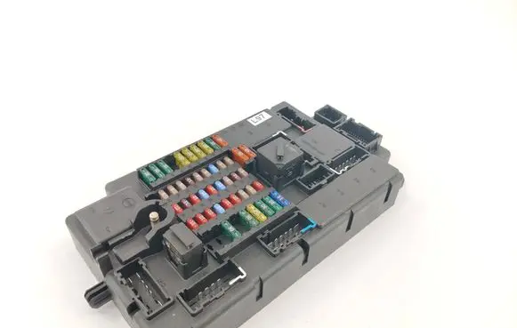 Mini One - Cooper Coupe R56 Fuse module 3450824