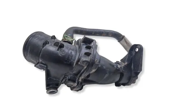 Nissan Qashqai Air intake duct part 165761844R 22274