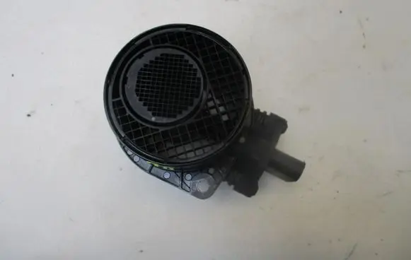 Audi A3 S3 8P Mass air flow meter 0438121011