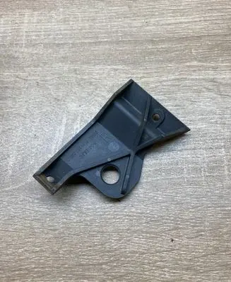 Mercedes-Benz C W202 Front bumper mounting bracket 2028851414