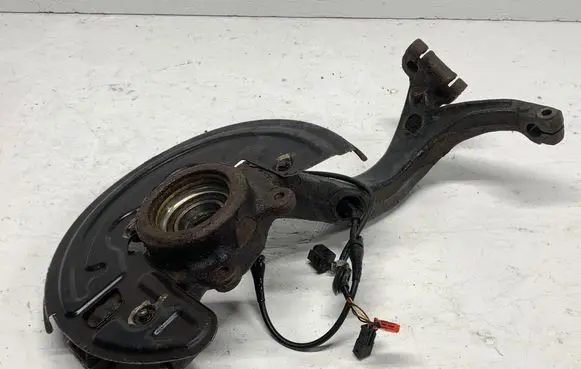 Volkswagen PASSAT B5 Front wheel hub spindle knuckle