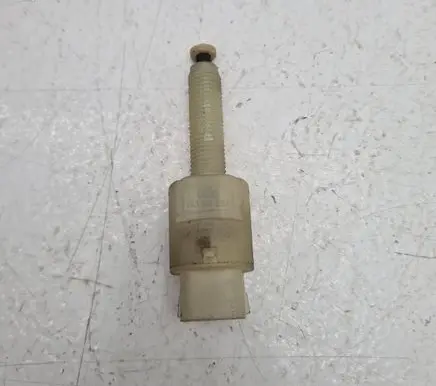 Volkswagen PASSAT B5 Brake pedal sensor switch 4A0945515A