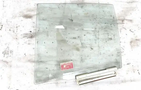 Mazda 323 Rear door window glass
