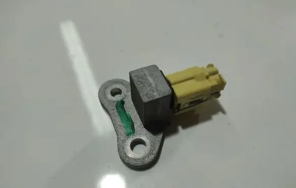 Nissan Micra Airbag deployment crash/impact sensor