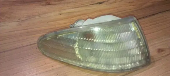 Ford Mondeo MK I Front indicator light 93BG13368AB
