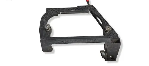 BMW 5 E39 Rear door exterior handle/bracket 51228236646