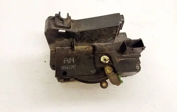 Opel Astra G Front door lock 90561147