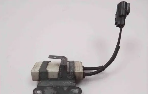Coolant fan relay