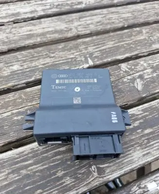 Audi A6 S6 C6 4F Gateway control module 4f0907468