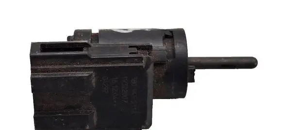 Audi A4 S4 B6 8E 8H Brake pedal sensor switch 3B0945511A