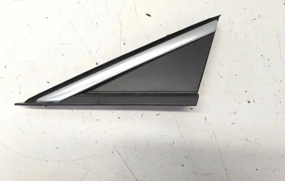 Opel Astra K Fender end trim 39041995 482722431