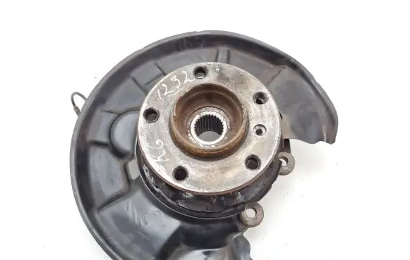 Rear wheel hub