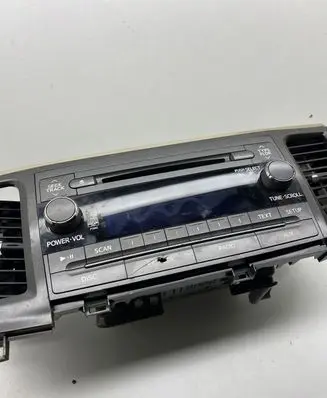 Toyota Sienna XL30 III Radio/CD/DVD/GPS head unit 8612008270 JBTM013032US DEHM8497