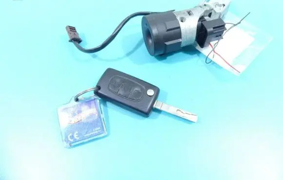 Citroen C4 I Ignition lock IMPRK1351092