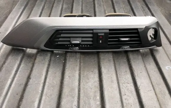 BMW X3 G01 Dash center air vent grill 9371467 64229371467