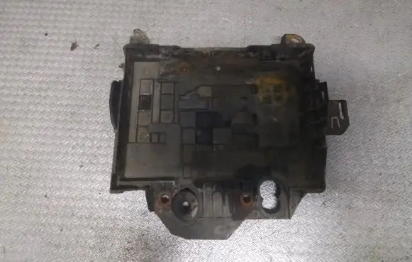 Renault Modus Battery tray 8200314273
