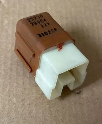Nissan Almera Tino Other relay 79964 31022B 25230