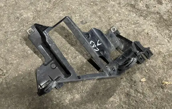 BMW X5 E53 Headlight/headlamp mounting bracket 224567