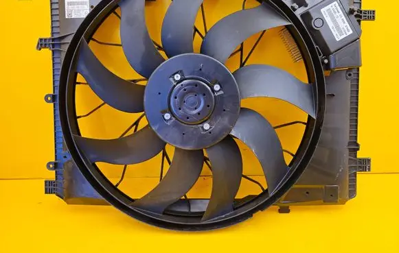 Mercedes-Benz E W212 Electric radiator cooling fan A2129061002 A2125000493 A44809110