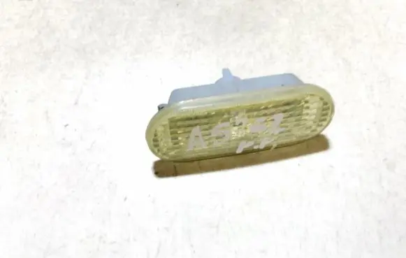 Volkswagen Bora Front fender indicator light 1j5949117