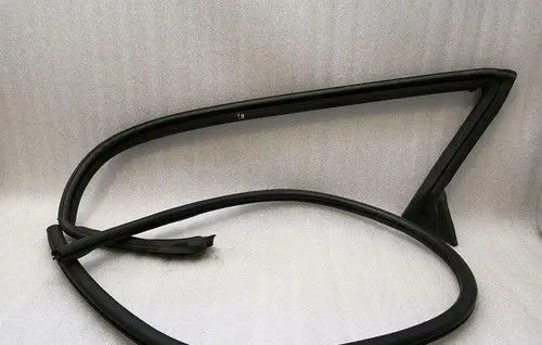 Ford Mustang VI Rubber seal rear door FR3B6320708
