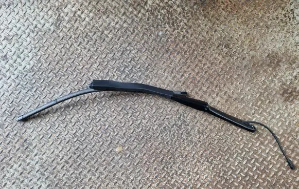 BMW 3 G20 G21 Windshield/front glass wiper blade 9448919