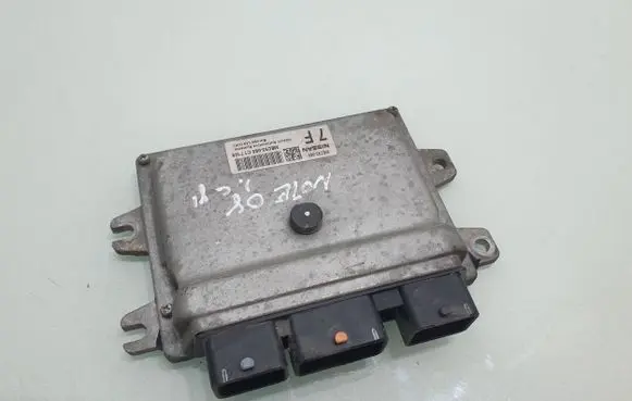 Nissan Note (E11) Engine control unit/module MEC93060 C17105