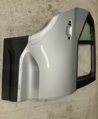Volvo XC40 Rear door