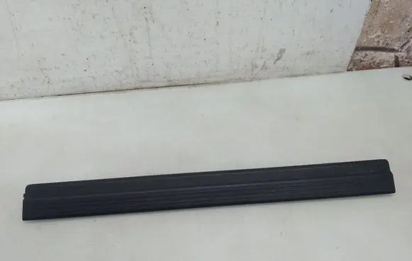 Mercedes-Benz E W212 Front sill trim cover 2126860236