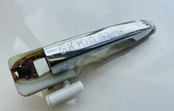 KIA Carens II Front door exterior handle