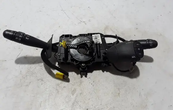 Dacia Duster Wiper turn signal indicator stalk/switch