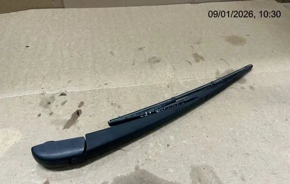 Chrysler Pacifica Rear wiper blade arm 