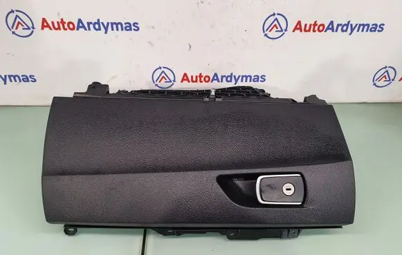 Glove box