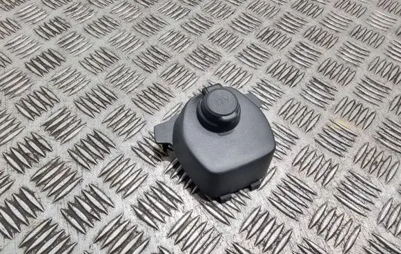Citroen C1 12 V Socket (front) 554770h020 1389327x