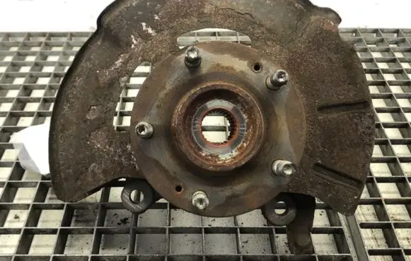 Hyundai Elantra Front wheel hub spindle knuckle