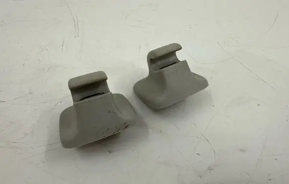 Volkswagen PASSAT B6 Sun visor clip/hook/bracket 1K0857561B