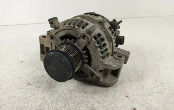 Toyota Verso Generator/alternator N5112124
