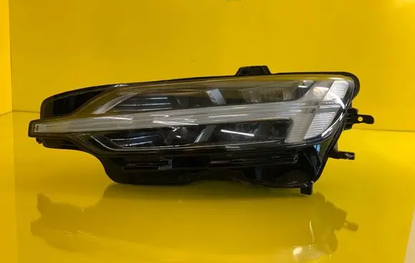 Volvo S60 Headlight/headlamp 32228866