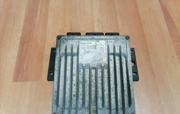 Renault Kangoo I Engine control unit/module 8200513076 8200582518