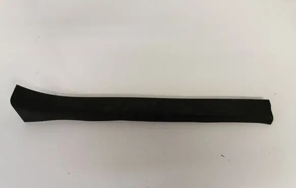 Nissan Leaf II (ZE1) Front sill trim cover 769B53NL0A