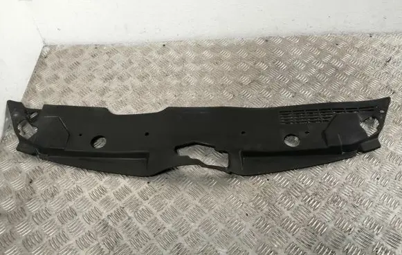 Toyota Corolla Verso AR10 Radiator trim 532890F011 532890F010