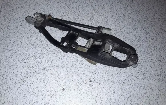 Front door exterior handle/bracket