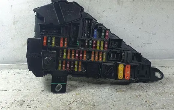 BMW 5 E60 E61 Fuse module 6906603 6906588 690658808