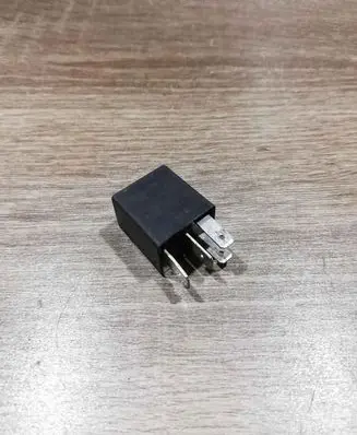 Volkswagen Golf IV Other relay 90229206