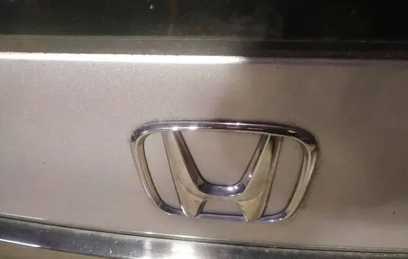 Honda FR-V Manufacturer badge logo/emblem 
