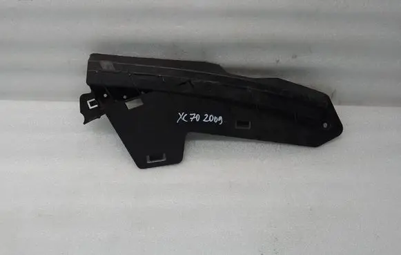 Front bumper mounting bracket