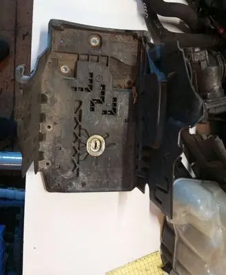 Volvo V60 Battery tray 31299569
